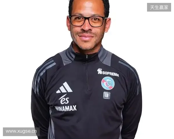 詹俊:罗塞尼尔爱用新人和切尔西挺搭;需要先获得“队委会”信任 詹俊:罗塞尼尔爱用新人和切尔西挺搭;需要先获得“队委会”信任